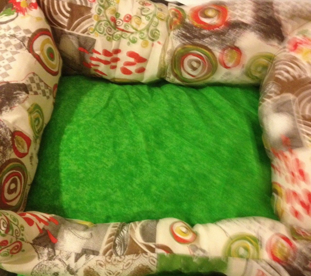 CAMA CUNA DE PERRO Y GATO 60X50CM ACOLCHADA VERDE FLORES