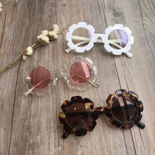 Cargar imagen en el visor de la galería, Vintage Kids Sunglasses Child Sun Glasses Round Flower Gafas Baby Children UV400 Sport Sunglasses Girls Boys Oculos De Sol
