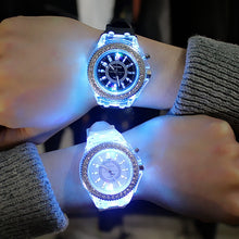 Cargar imagen en el visor de la galería, Led Flash Luminous Watches Personality Trends Students Lovers Jellies Woman Men&#39;s Watches 7 color Light WristWatch Kids

