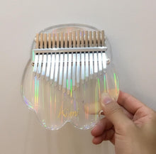 Cargar imagen en el visor de la galería, kimi kalimba 17 key thumb piano transparent crystal finger piano kalimba beginner Acrylic Thumb Piano 17-key
